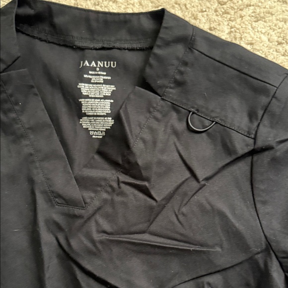 Jaanuu Black scrub set. 2 tops/1 pant - Picture 2 of 8